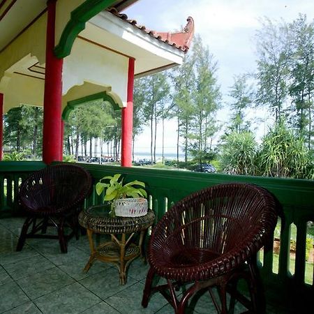 Pasir Putih Resort Bengkulu Zimmer foto